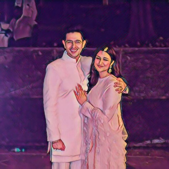 Parineeti Chopra and Raghav Chadha get Engaged - Celebrity Breaking